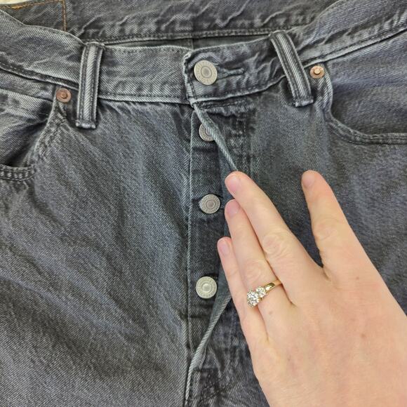 Levi's 501 Cut Off Shorts Button Fly Men's 29 100% Cotton Rigid Denim Black Wash - Picture 3 of 6